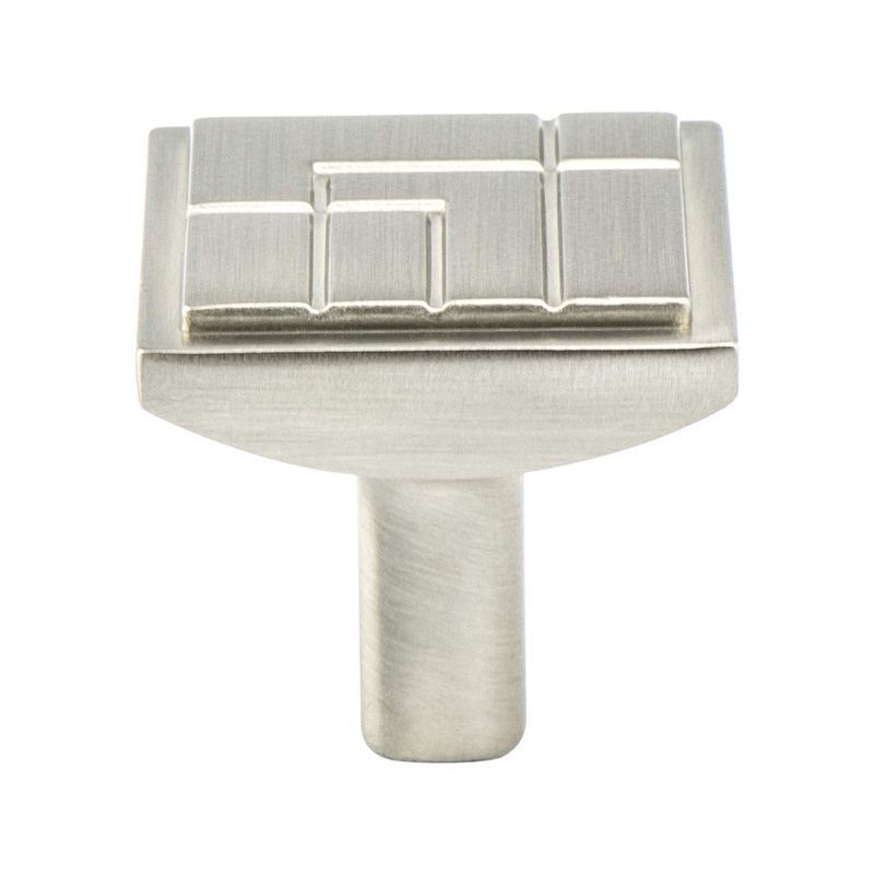 Berenson 1-1/8 Oak Park Knob