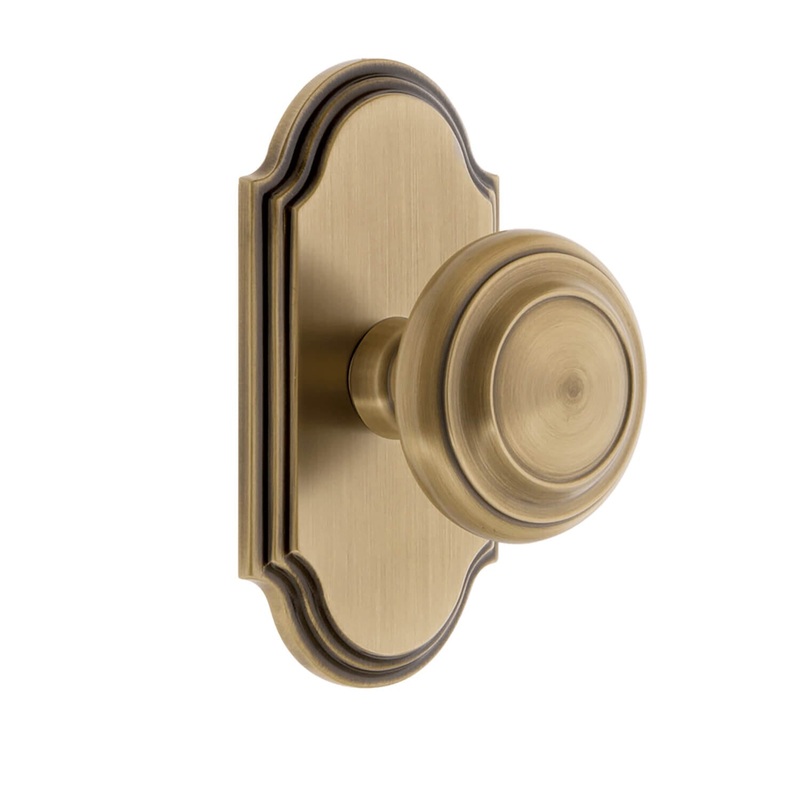 Arc Short Plate with Circulaire Knob in Vintage Brass