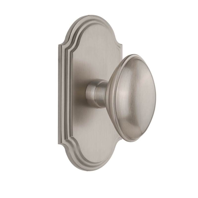 Arc Short Plate with Eden Prairie Knob in Satin Nickel