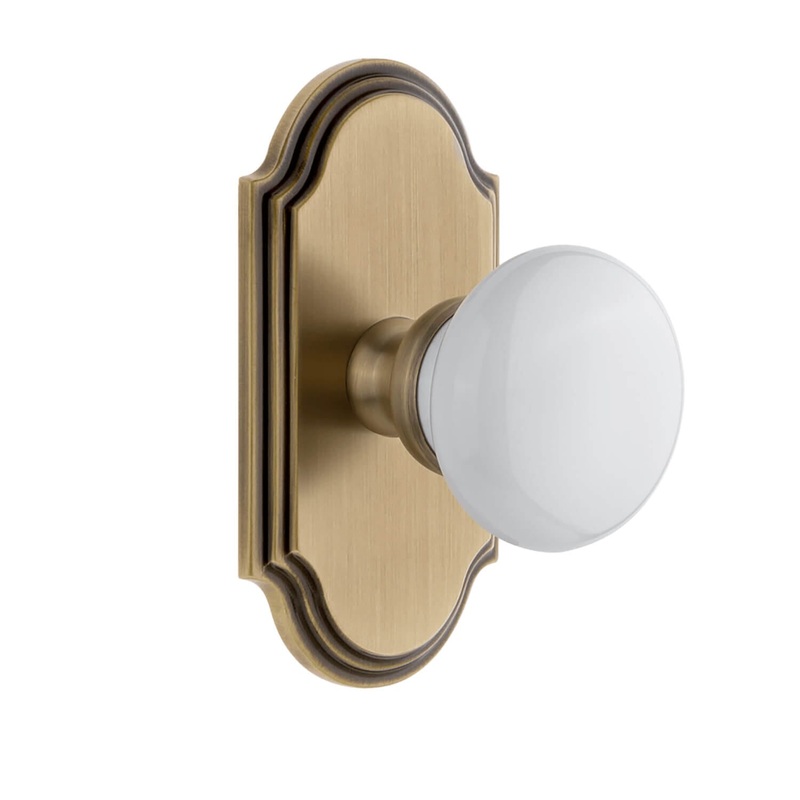 Arc Short Plate with Hyde Park Knob in Vintage Brass