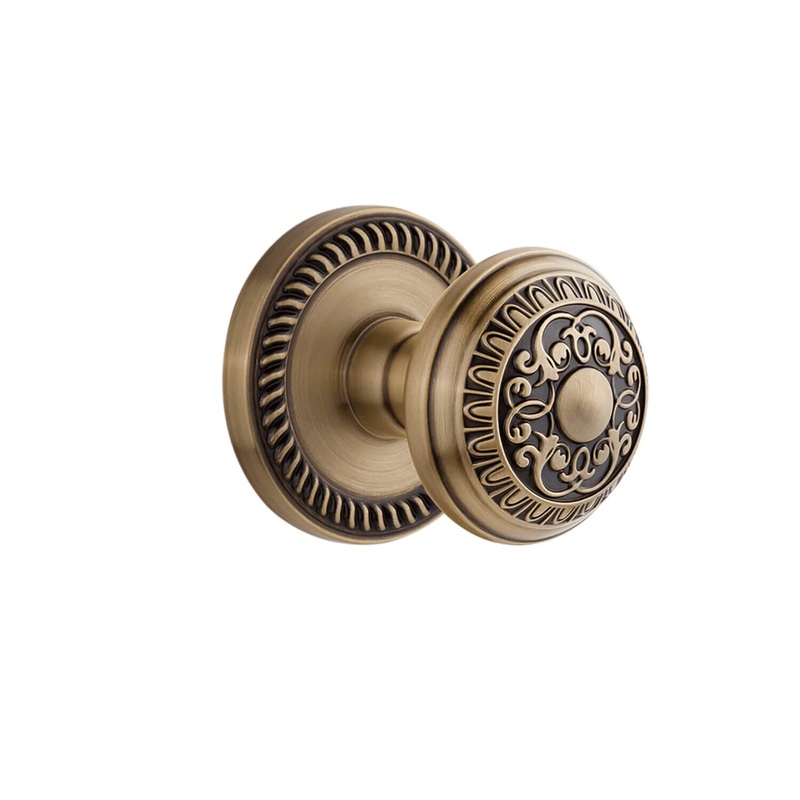 Newport Rosette with Windsor Knob in Vintage Brass