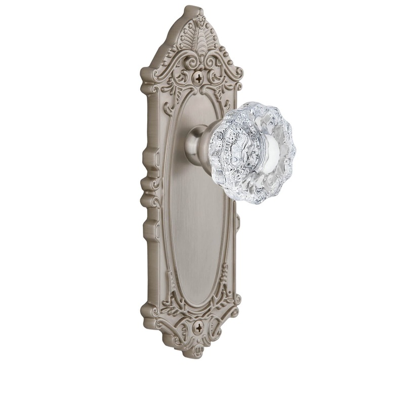 Grande Victorian Long Plate with Versailles Crystal Knob in Satin Nickel