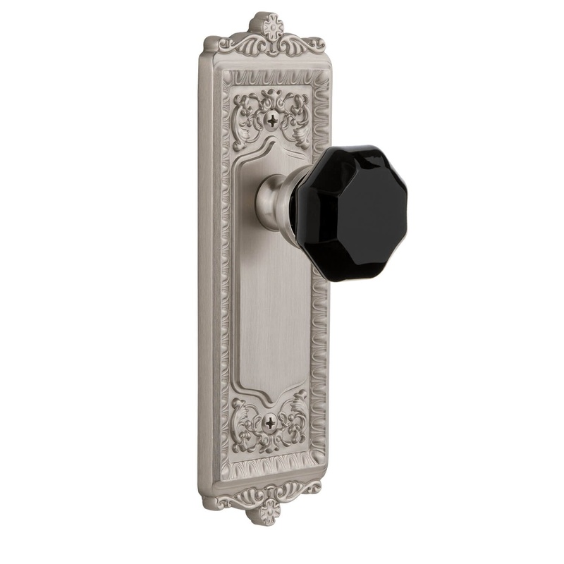 Windsor Long Plate with Lyon Knob in Satin Nickel